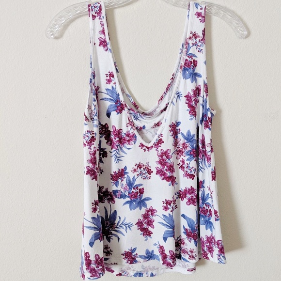 Sale! 3/$15 AEO Soft & Sexy Crepe Floral Tank - Picture 2 of 4